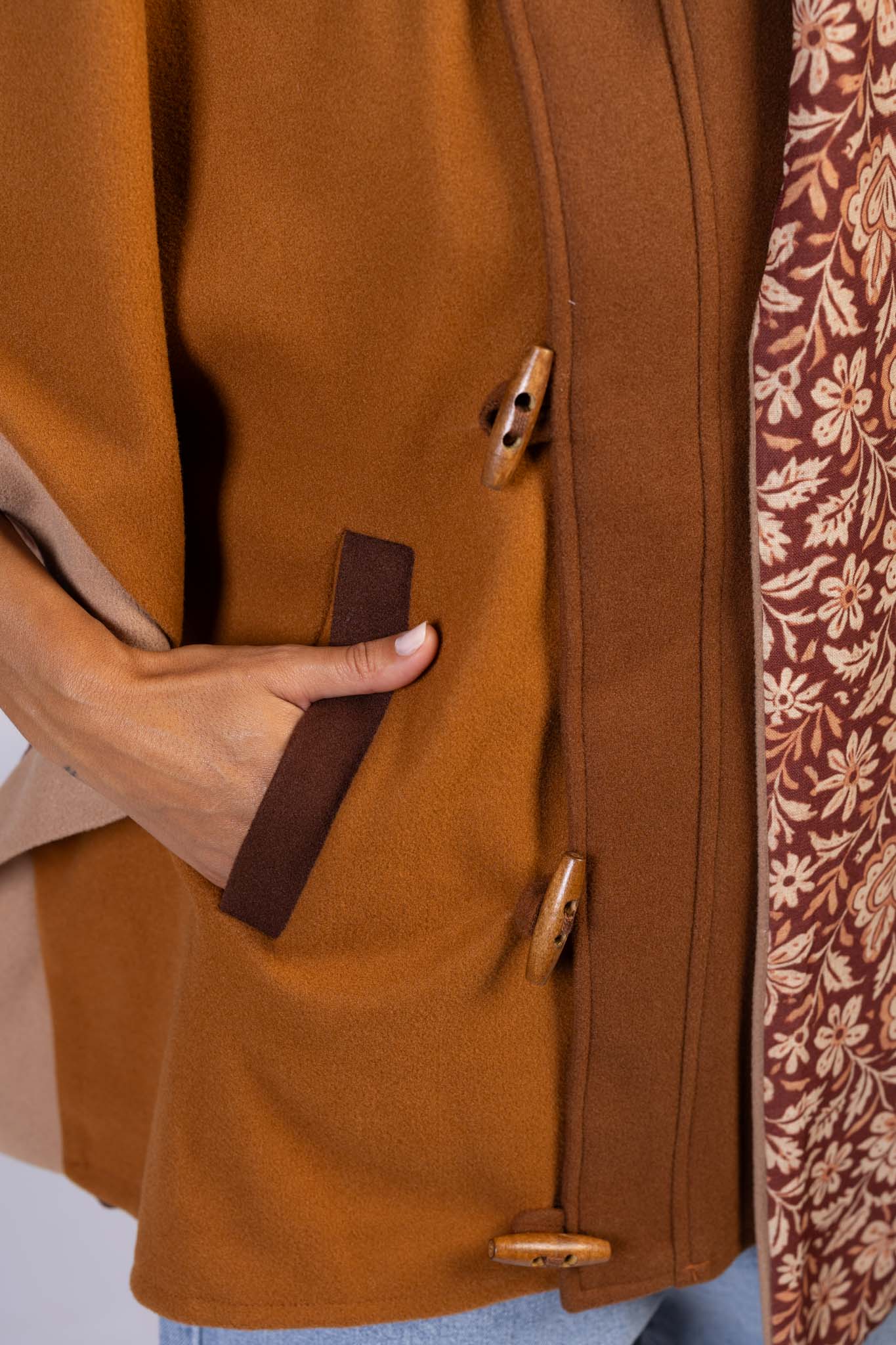 Sukoon Poncho in Saharan Browns