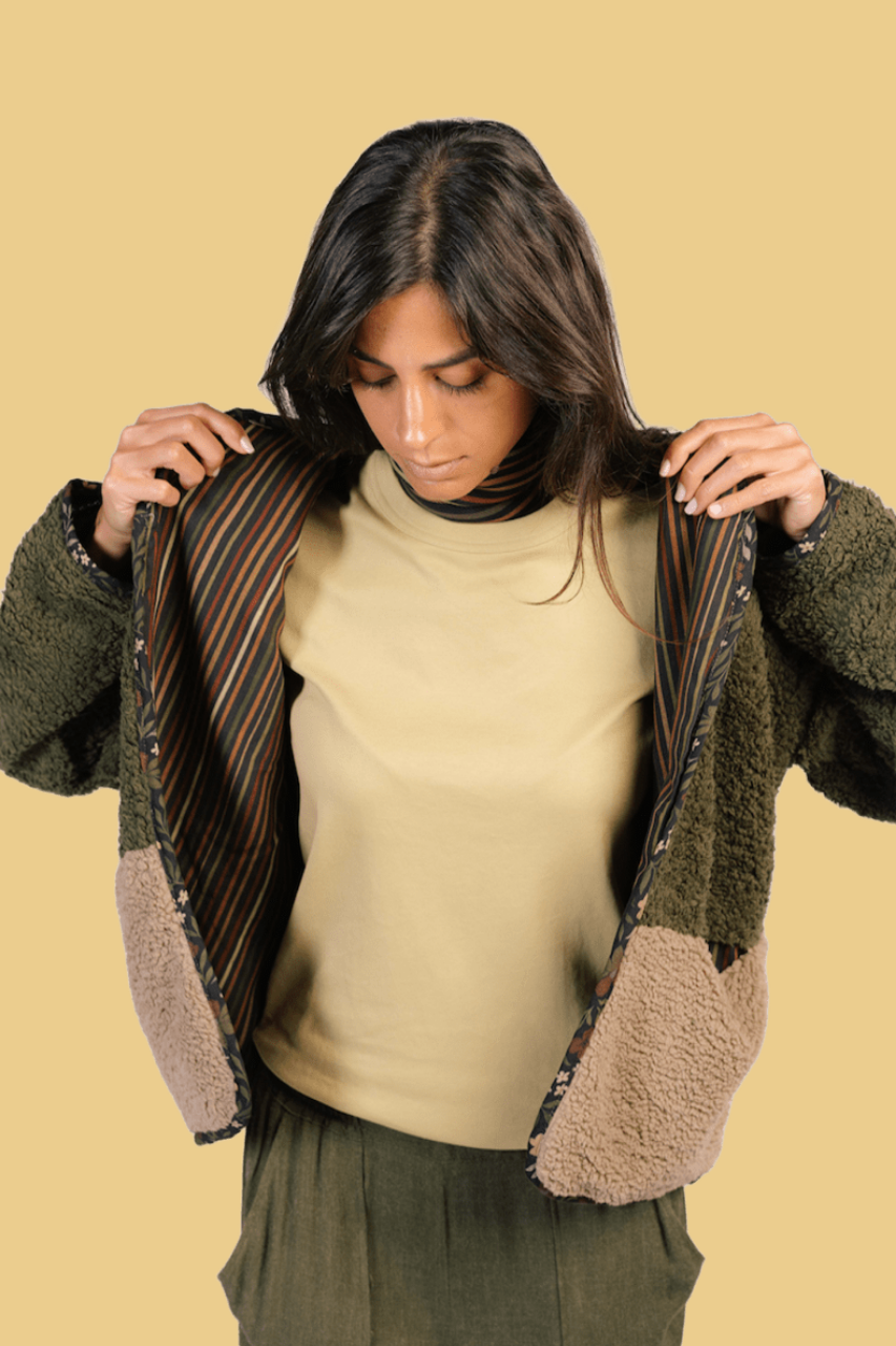 Borderline Cozy Jacket in Olive & Beige